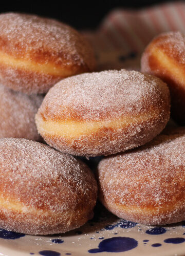 Krapfen selber machen – fluffige Krapfen mit Hefeteig & Marmelade