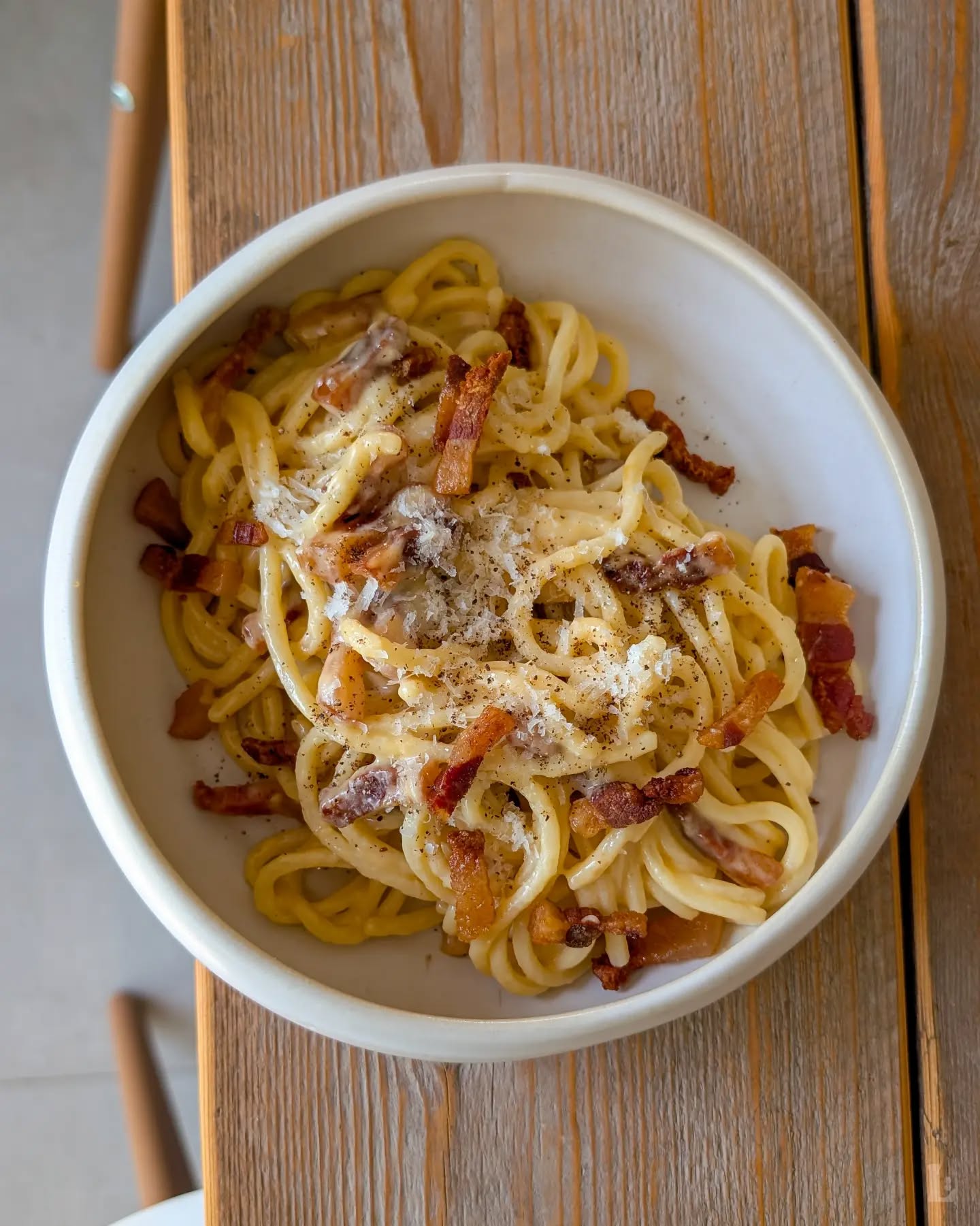 Carbonara mit richtig viel Sahne!

.
.
.

Spaß. Würde ich nie machen. 
Alles hat seine Grenzen! 🚫

Das Rezept inklusive meiner Tipps für die richtige Konsistenz findest du auf leckerpunkte.de. Link in der Bio. 💛🍝